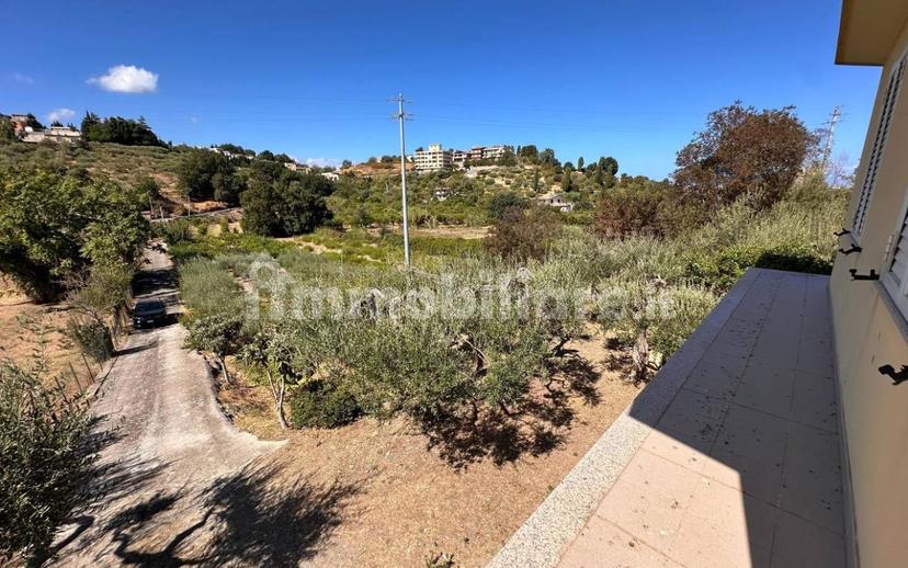 Villa unifamiliare viale Ugo Foscolo, 27, Centro, Barcellona Pozzo di Gotto