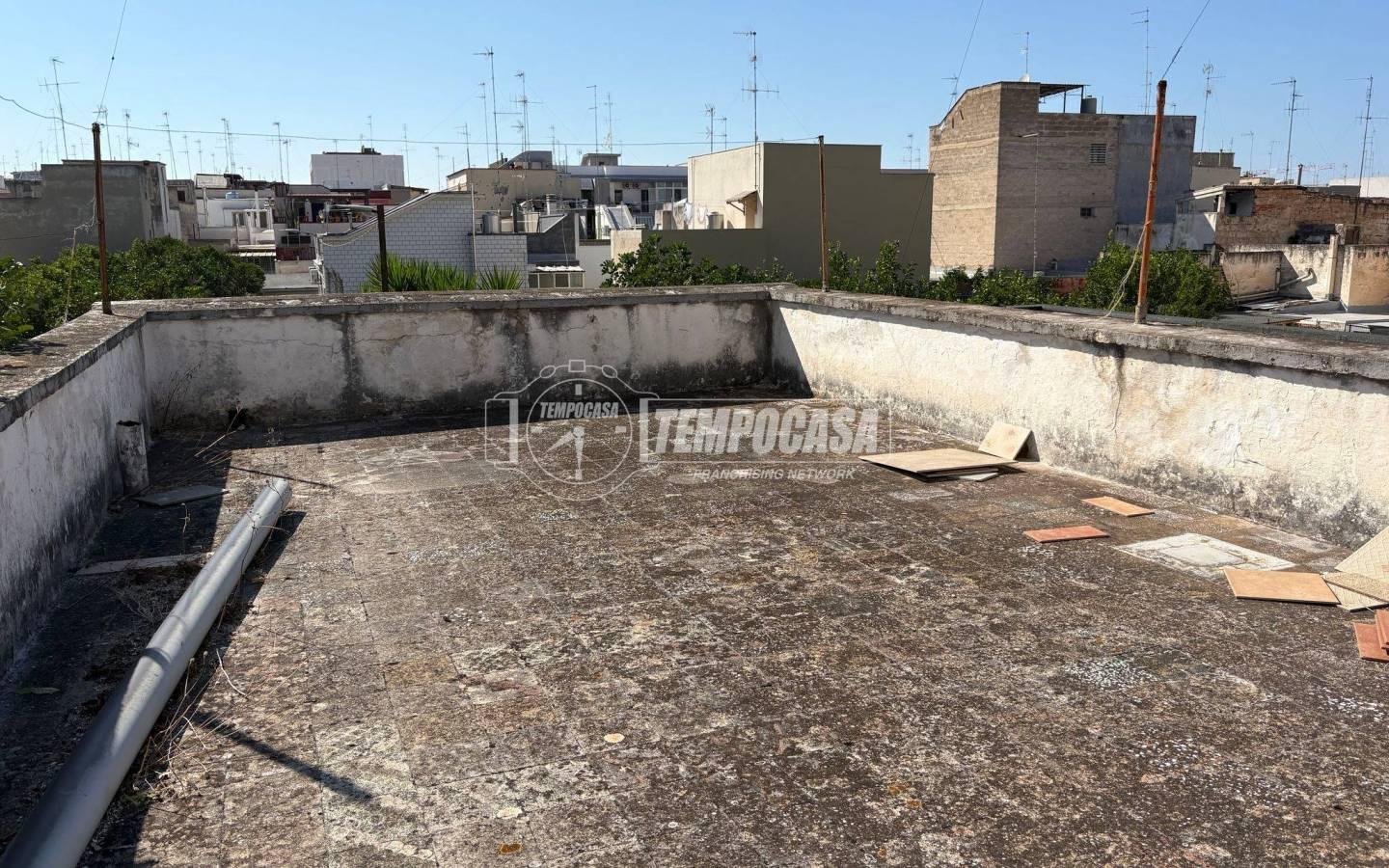 Terratetto unifamiliare via Ugo Foscolo, Carbonara di Bari, Bari