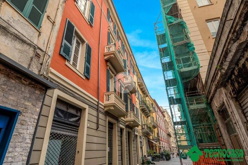 Bilocale via Sant'agostino 46, Centro Storico, La Spezia — foto 2 di 32