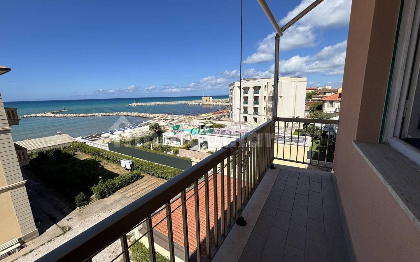 Bilocale da ristrutturare, secondo piano, Centro, San Vincenzo