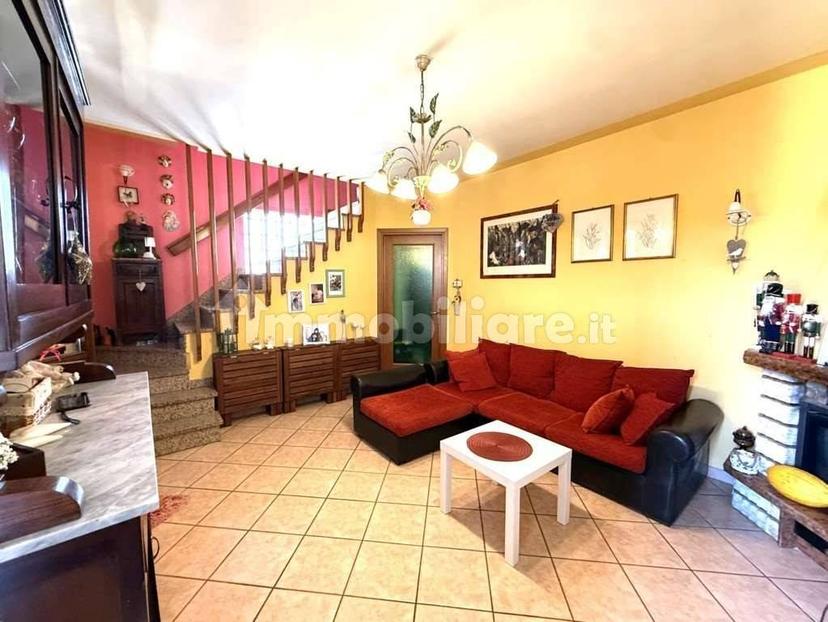 Appartamento via Cerbaia, Centro, Lamporecchio — foto 6 di 30