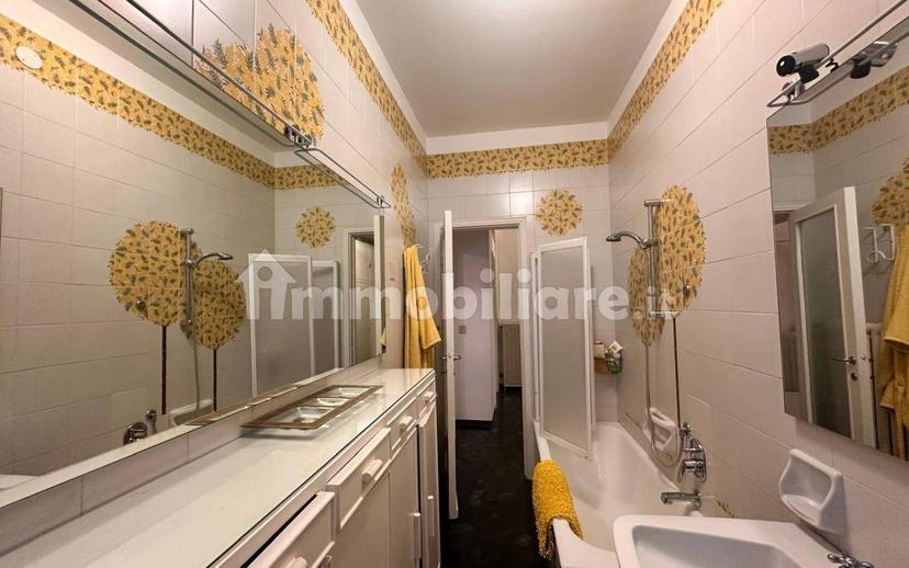Appartamento via della Libertà 34, Centro - Interno Ferrovia, Rapallo — foto 9 di 23