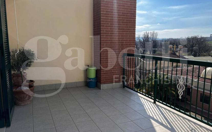 Attico via Gramsci, Centro, San Gemini — foto 2 di 37