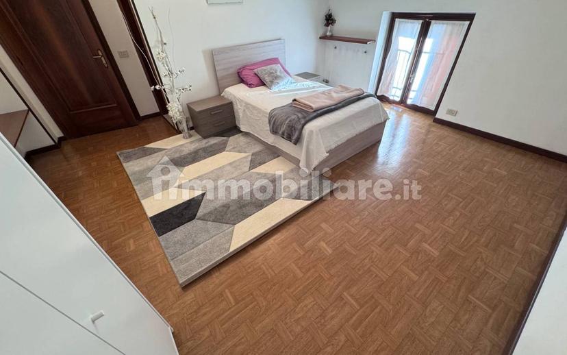 Stanza singola piazza Roma, Lozza — foto 4 di 7
