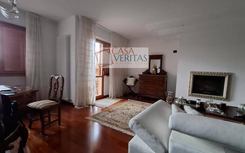 Villa a schiera via Sant'Agostino, Centro, Agugliano — foto 16 di 27