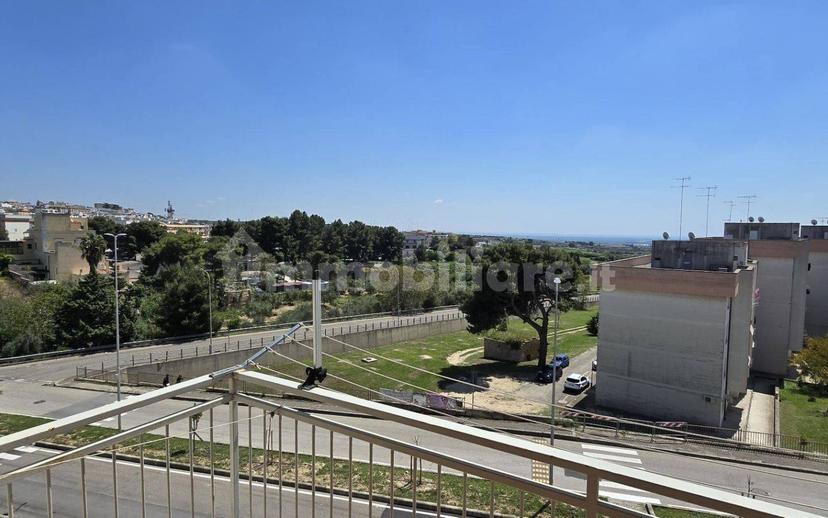 Appartamento viale Aldo Moro 4, Centro, Castellaneta