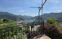Bilocale salita Brignole 2, Uscio