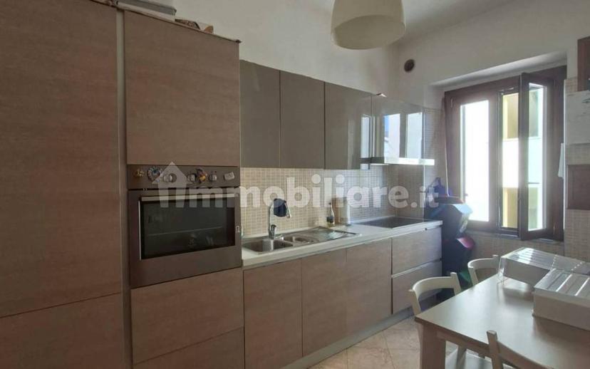 Trilocale via roma 24, Emanuele II, C. Colombo, Morelli e Silvati, Avellino — foto 8 di 9