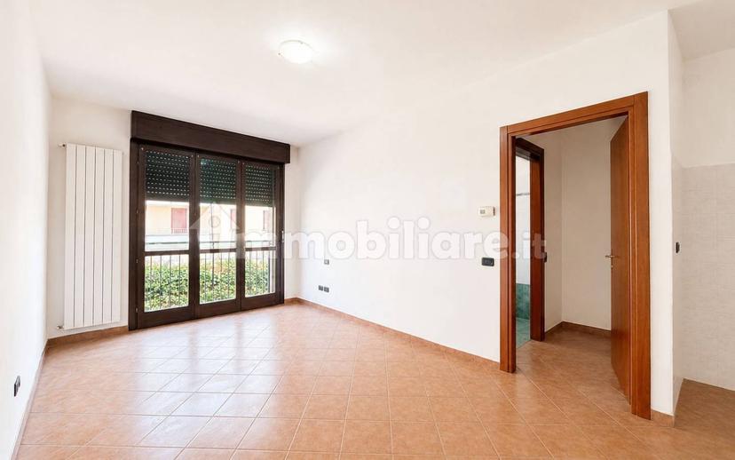 Appartamento via Papa Giovanni Paolo II 5, Landriano — foto 10 di 18
