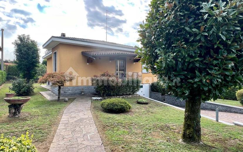 Villa unifamiliare via Ferdinando Magellano, Albano Sant'Alessandro — foto 3 di 8