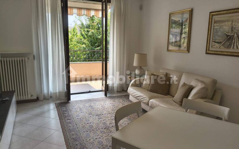 Trilocale ottimo stato, primo piano, Centro, Lentate sul Seveso — foto 3 di 16