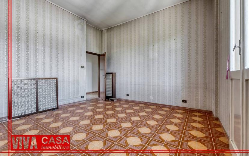 Trilocale da ristrutturare, secondo piano, Centro, Castenaso — foto 2 di 29