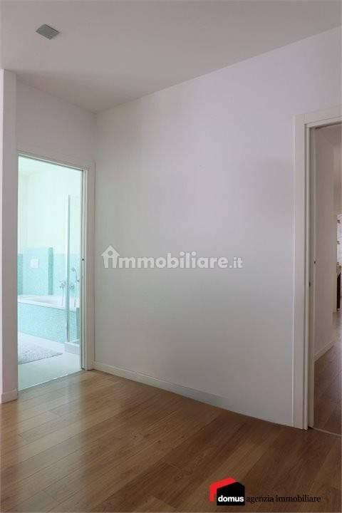 Appartamento via Santa Maria Maddalena, Centro, Thiene — foto 14 di 19