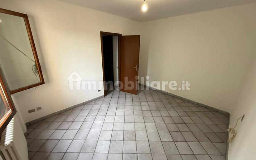 Trilocale via Monte Rosa 25, Centro, Giussano