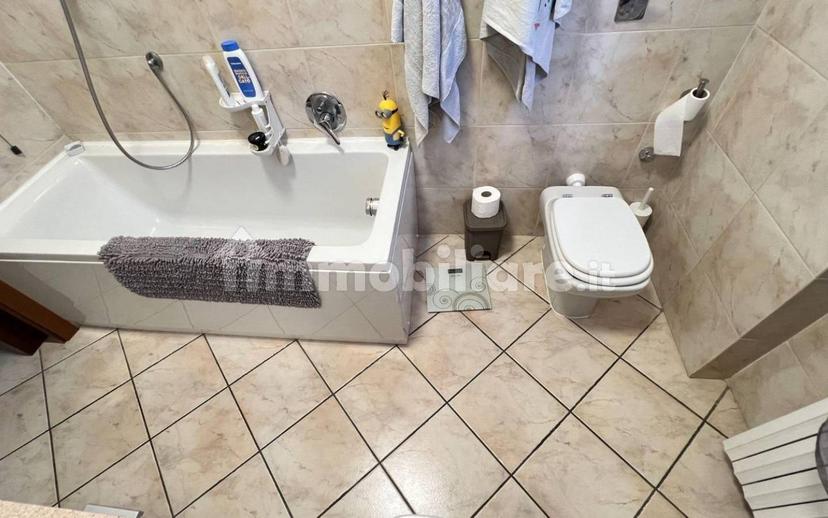 Trilocale via Alcide De Gasperi 8, Centro, Brembio — foto 31 di 34