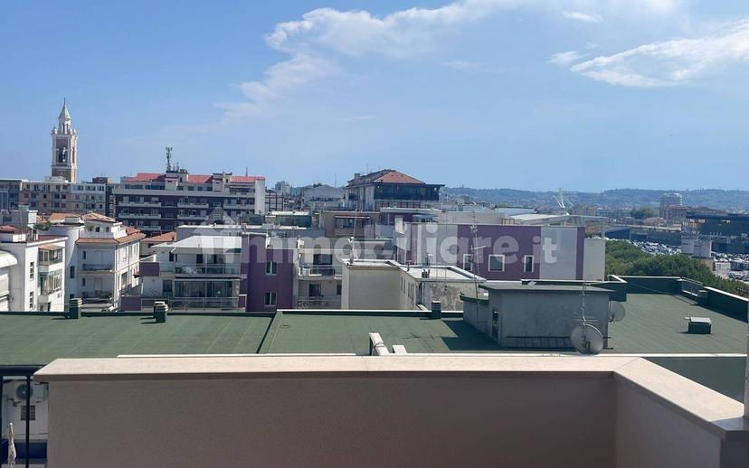 Stanza singola corso Vittorio Emanuele II 378, Pescara — foto 8 di 11