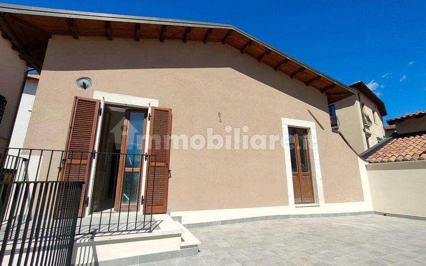 Trilocale ottimo stato, primo piano, Villa Comunale, L'Aquila — foto 38 di 50