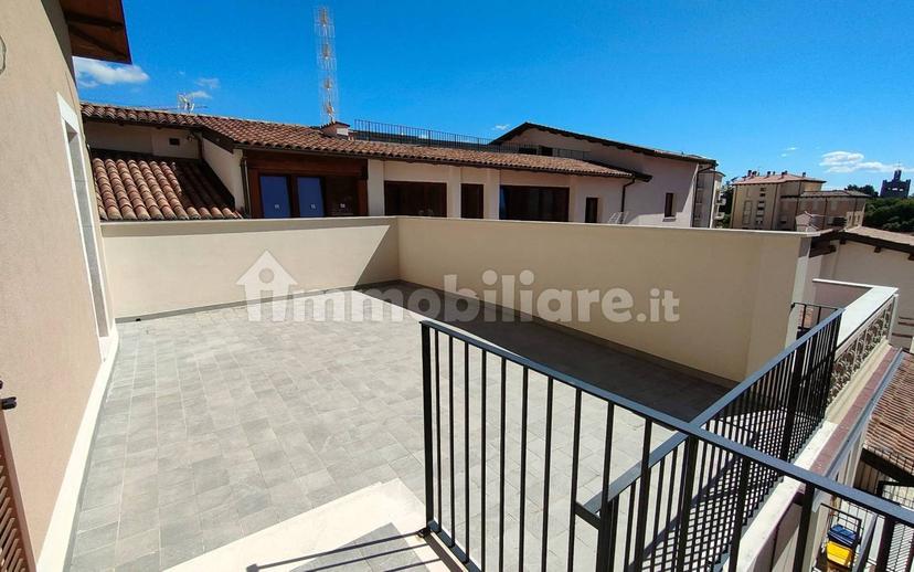 Trilocale ottimo stato, primo piano, Villa Comunale, L'Aquila — foto 14 di 50