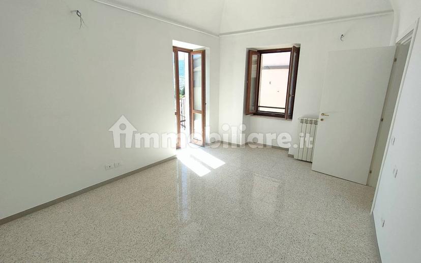Trilocale ottimo stato, primo piano, Villa Comunale, L'Aquila — foto 48 di 50