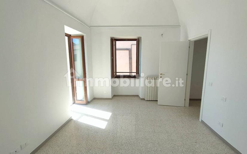 Trilocale ottimo stato, primo piano, Villa Comunale, L'Aquila — foto 4 di 50