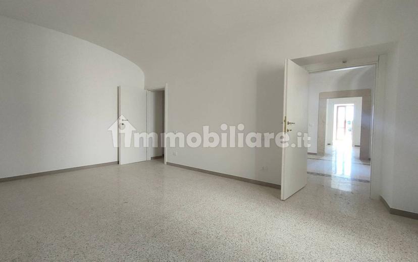 Trilocale ottimo stato, primo piano, Villa Comunale, L'Aquila — foto 8 di 50