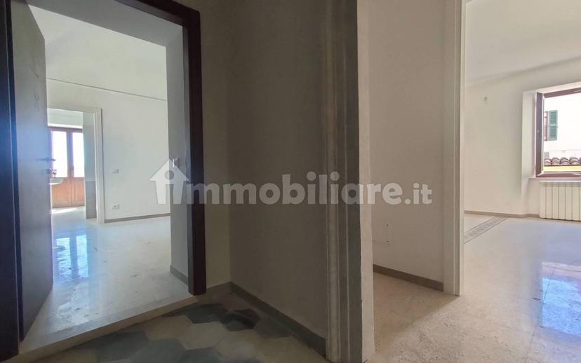 Trilocale ottimo stato, primo piano, Villa Comunale, L'Aquila — foto 17 di 50