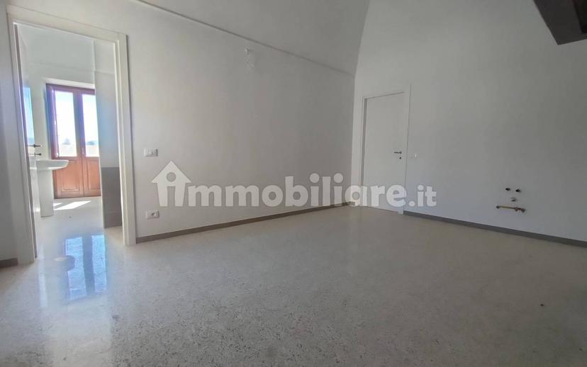 Trilocale ottimo stato, primo piano, Villa Comunale, L'Aquila — foto 18 di 50