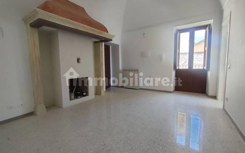 Trilocale ottimo stato, primo piano, Villa Comunale, L'Aquila — foto 12 di 50