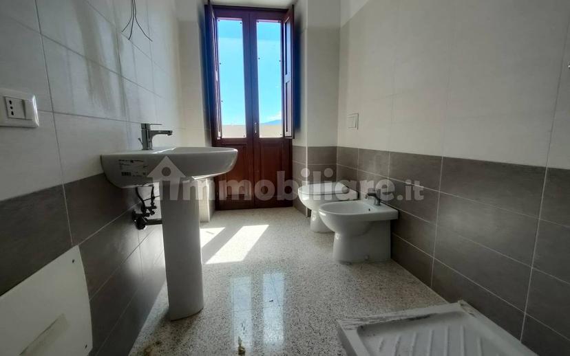 Trilocale ottimo stato, primo piano, Villa Comunale, L'Aquila — foto 33 di 50