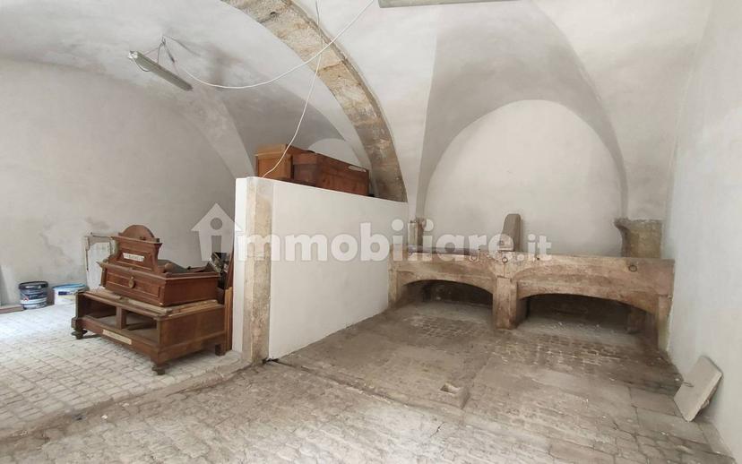 Trilocale ottimo stato, primo piano, Villa Comunale, L'Aquila — foto 45 di 50