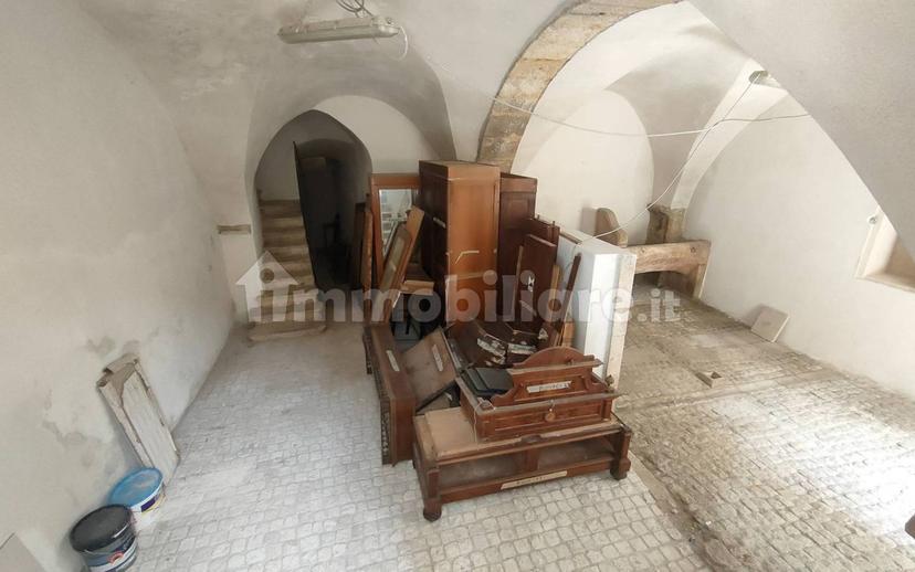 Trilocale ottimo stato, primo piano, Villa Comunale, L'Aquila — foto 9 di 50