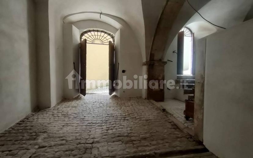 Trilocale ottimo stato, primo piano, Villa Comunale, L'Aquila