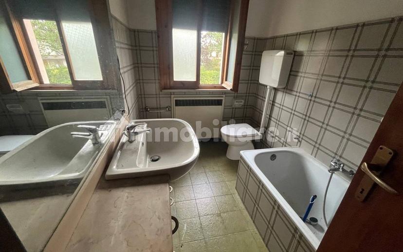Villa a schiera viale Luigi Cherubini 4, Centro, Reggiolo — foto 13 di 22