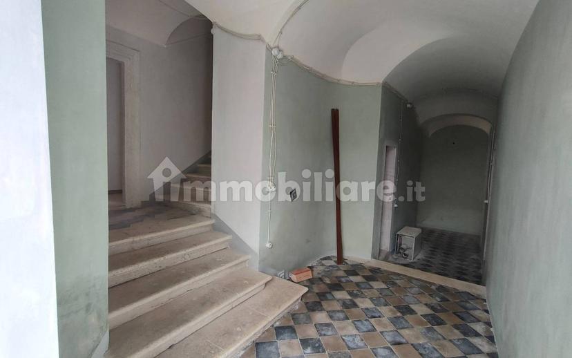 Trilocale ottimo stato, primo piano, Villa Comunale, L'Aquila — foto 19 di 50