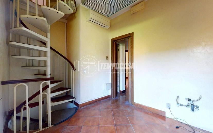 Trilocale via Massari 14, Centro, Mantova — foto 17 di 32