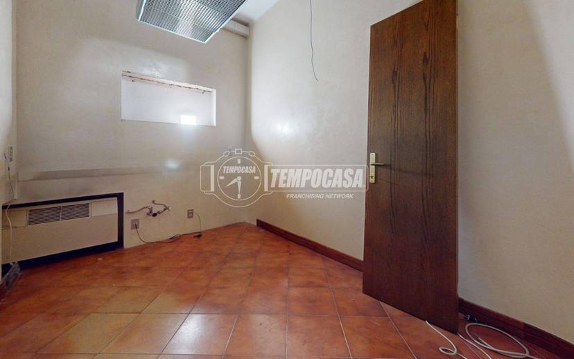 Trilocale via Massari 14, Centro, Mantova — foto 11 di 32