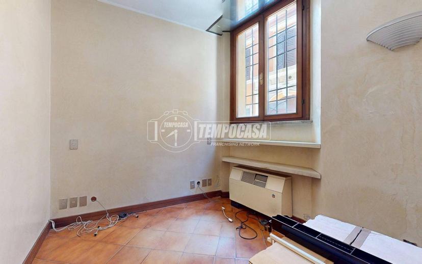 Trilocale via Massari 14, Centro, Mantova — foto 18 di 32