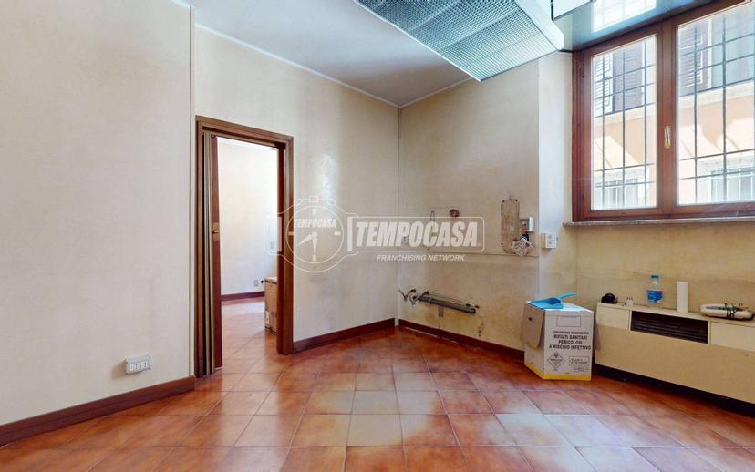 Trilocale via Massari 14, Centro, Mantova — foto 31 di 32