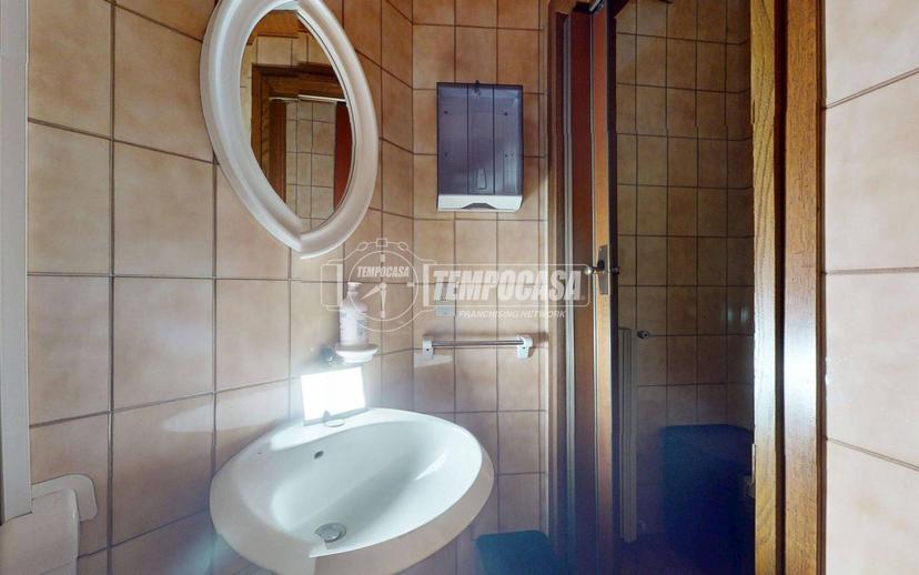 Trilocale via Massari 14, Centro, Mantova — foto 20 di 32