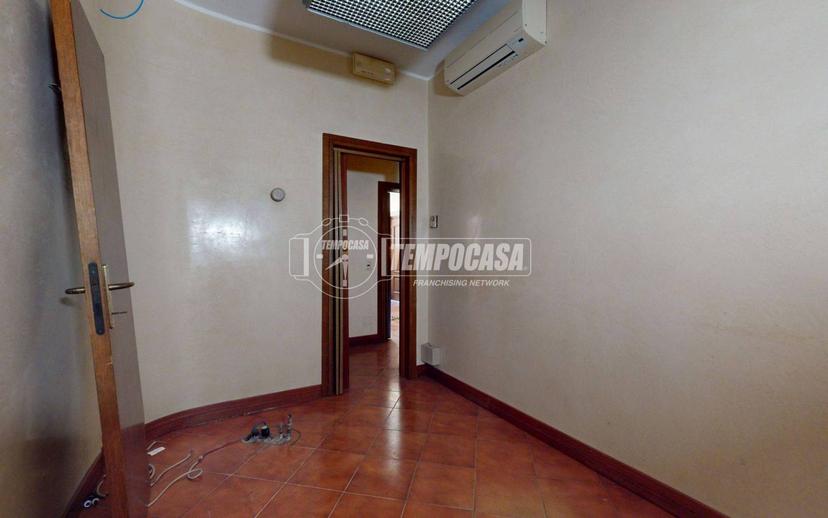 Trilocale via Massari 14, Centro, Mantova — foto 14 di 32