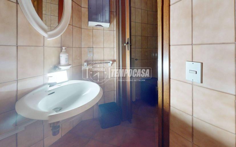 Trilocale via Massari 14, Centro, Mantova — foto 15 di 32