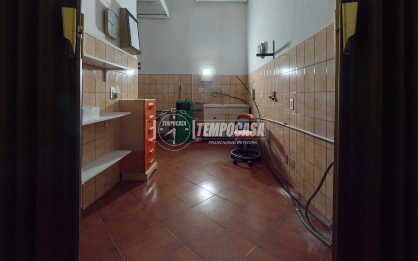 Trilocale via Massari 14, Centro, Mantova — foto 26 di 32