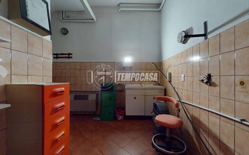 Trilocale via Massari 14, Centro, Mantova — foto 23 di 32
