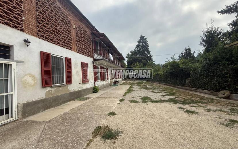 Cascina frazione Castiglione, Castiglione, Asti