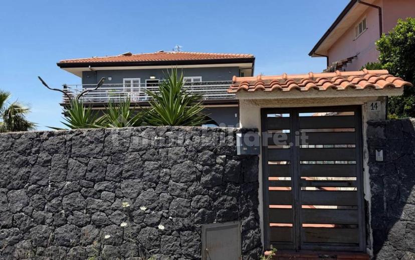 Appartamento via Tiziano 14, Villaggio Del Pino Le Ginestre, Belpasso — foto 6 di 27
