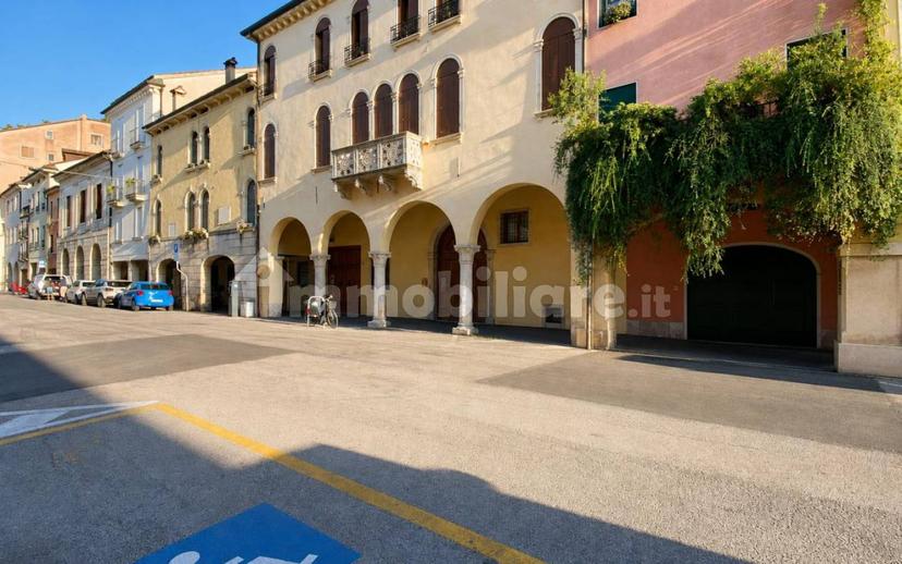 Trilocale Contrà Lodi, 27, Centro Storico, Vicenza — foto 15 di 30