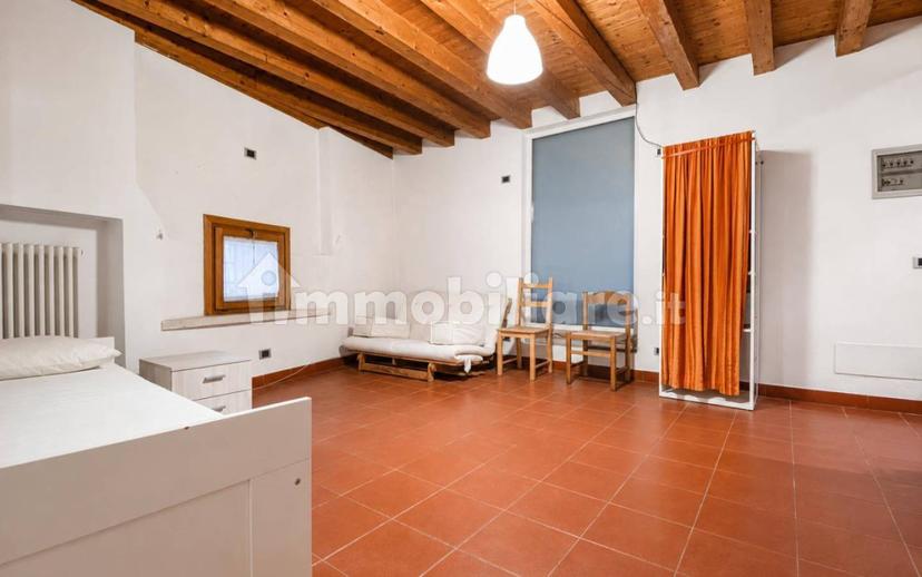 Trilocale Contrà Lodi, 27, Centro Storico, Vicenza — foto 11 di 30