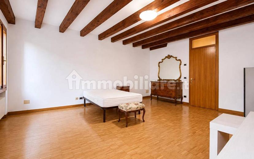 Trilocale Contrà Lodi, 27, Centro Storico, Vicenza — foto 4 di 30