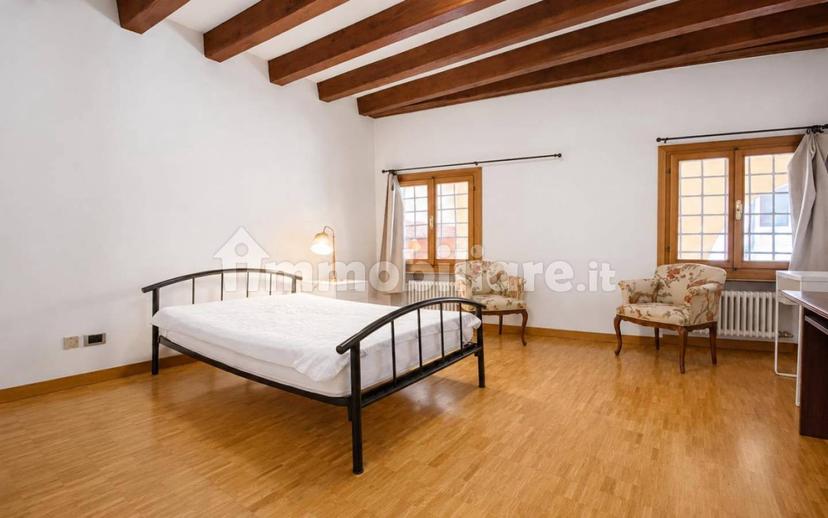Trilocale Contrà Lodi, 27, Centro Storico, Vicenza — foto 14 di 30