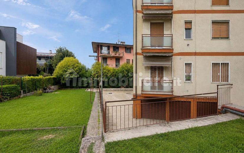 Trilocale via Lattanzio Gambara 20, Desenzano Centro, Desenzano del Garda — foto 5 di 20